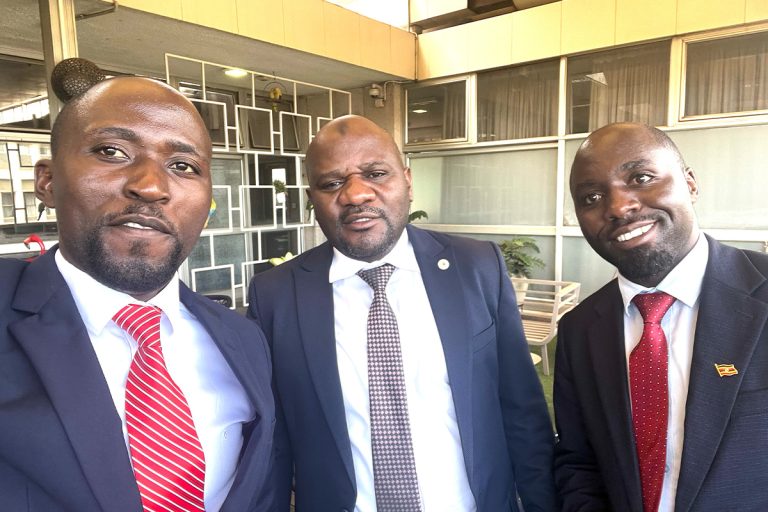 Dotkom thinkers mp poses3